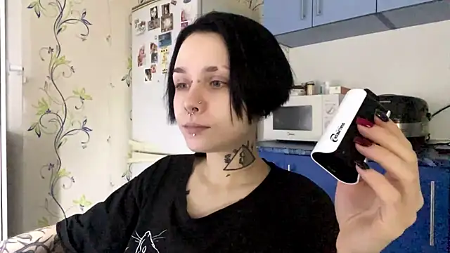 Snapshot of CandaceBlaze chatting on October 3, 8:36 pm CandaceBlaze online show from October 3, 8:36 pm