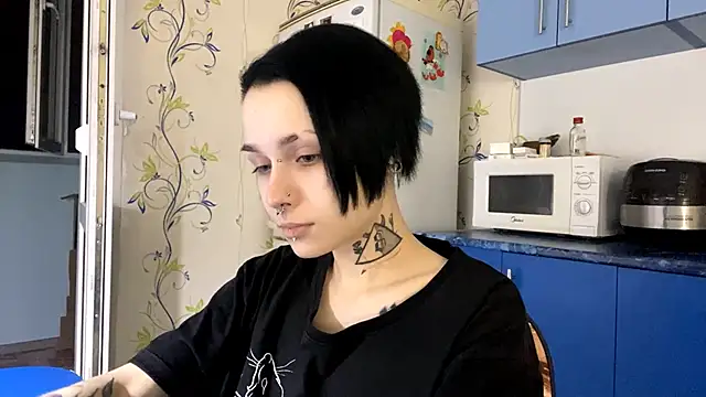 Snapshot of CandaceBlaze chatting on September 25, 8:17 pm CandaceBlaze online show from September 25, 8:17 pm