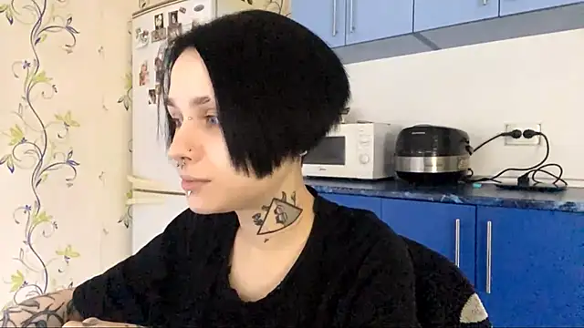 Snapshot of CandaceBlaze chatting on September 30, 8:24 pm CandaceBlaze online show from September 30, 8:24 pm