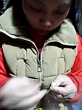 venu00 online show from December 19, 1:36 pm