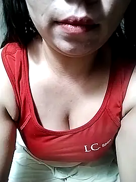 venu00 online show from March 25, 1:36 pm