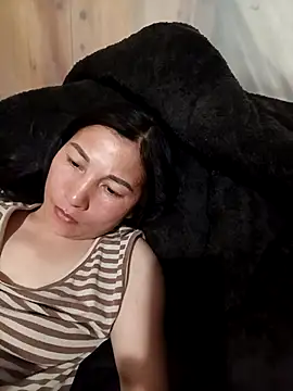 YAYAA-502 online show from April 12, 1:25 pm