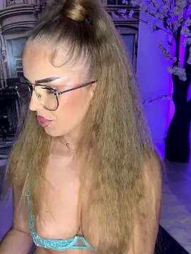 AubrieleRouj1 online show from January 9, 5:39 pm