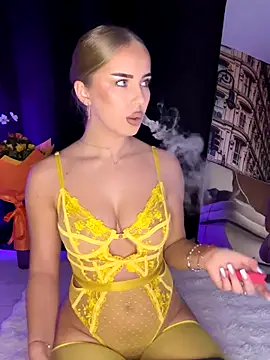 AubrieleRouj1 online show from November 13, 6:18 pm