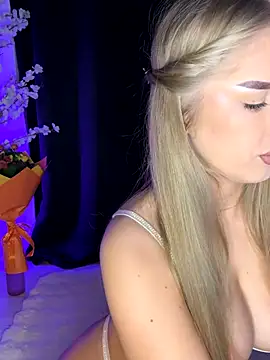 AubrieleRouj1 online show from November 6, 4:46 pm