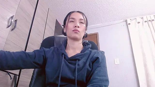 scarlett vonrose online show from October 3, 8:58 pm