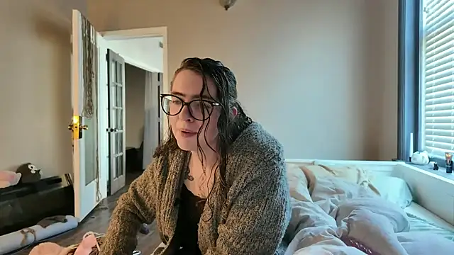 knottybunny online show from November 18, 7:26 pm