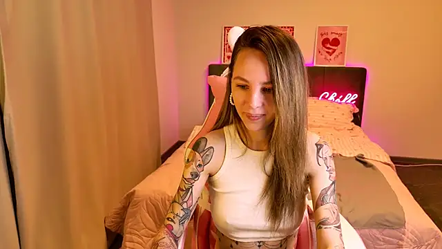 MiaGraham1 online show from April 18, 7:58 pm