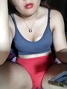 lylylove online show from June 4, 1:00 am