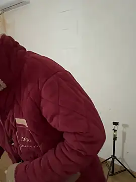 xiiuuff18 online show from February 10, 8:06 am