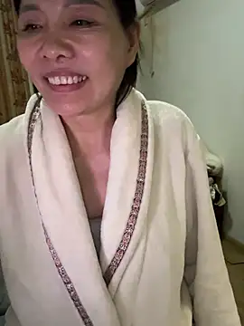 xiiuuff18 online show from January 14, 11:04 am