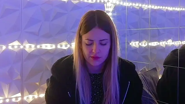 Aishha  online show from December 2, 6:04 am