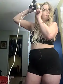 cutiekayls online show from June 17, 2:51 pm