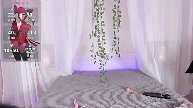 Stefannyevans  online show from March 26, 1:46 pm