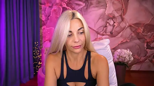 BellaRayyy online show from September 29, 7:52 pm