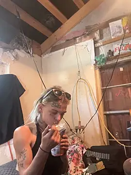 ittybittymeryssa online show from April 29, 5:15 pm