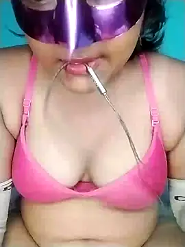 mimi87hoty online show from September 21, 5:11 pm