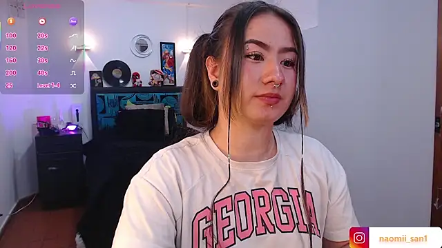 Snapshot of naomii_san chatting on September 9, 9:03 pm naomii san online show from September 9, 9:03 pm