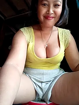 maycuc123 online show from October 26, 1:45 am