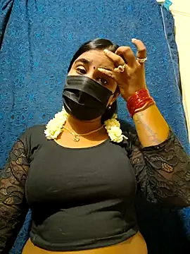 mini-queen online show from March 30, 5:45 pm