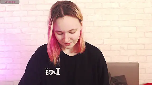 Ericha Stone online show from February 17, 1:38 am