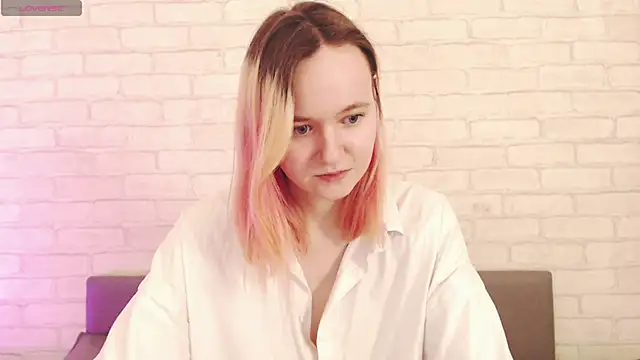 Ericha Stone online show from March 24, 8:09 am