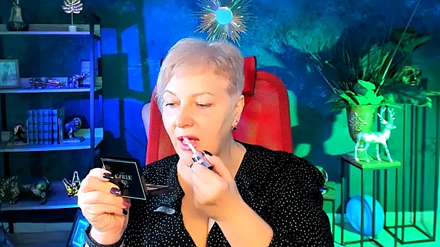 MaryMogan online show from November 25, 5:20 am