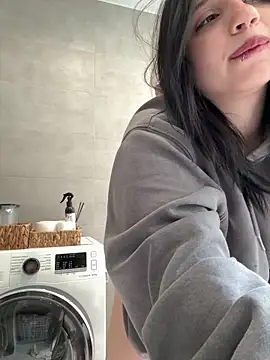 YourLittleDevil online show from March 29, 9:52 am