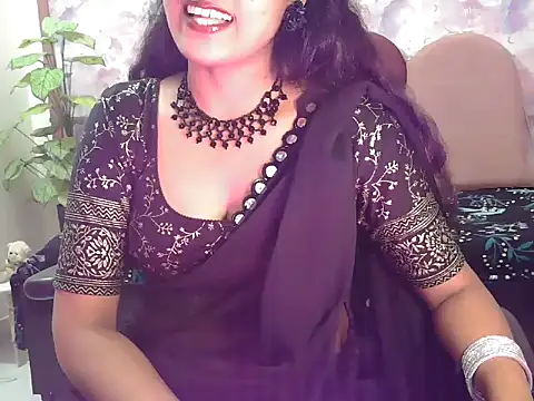 Snapshot of shaalu_sharma chatting on September 15, 3:20 pm shaalu sharma online show from September 15, 3:20 pm