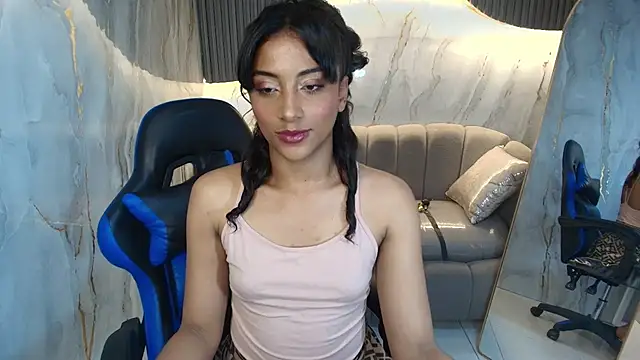Snapshot of katty_berry_r chatting on October 20, 7:39 pm katty berry r online show from October 20, 7:39 pm