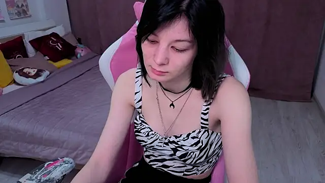 EllinEverly online show from February 25, 9:57 pm