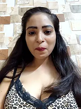 QUEEN-ADITI online show from September 18, 2:48 pm