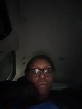 CinnaCakesss online show from March 15, 5:42 am