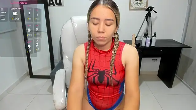 Aiilyn Ds online show from September 17, 10:02 am