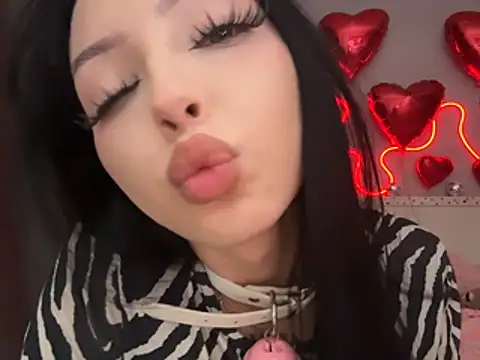 Lina Thornton  online show from July 28, 4:27 pm