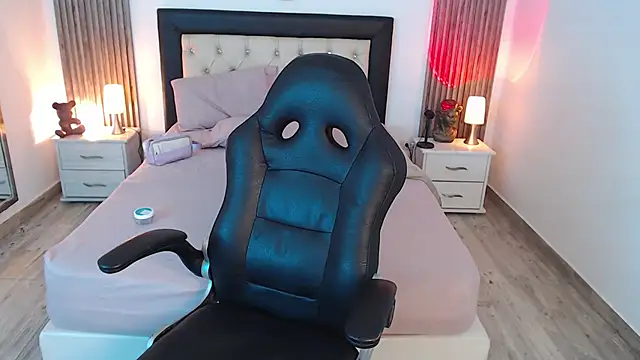 Red kytty6 online show from October 15, 8:33 pm