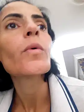 Snapshot of Gecenin_Kralicesi chatting on October 31, 8:40 am Gecenin Kralicesi online show from October 31, 8:40 am