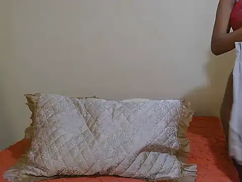 Snapshot of SexySparkles1 chatting on October 15, 3:14 pm SexySparkles1 online show from October 15, 3:14 pm