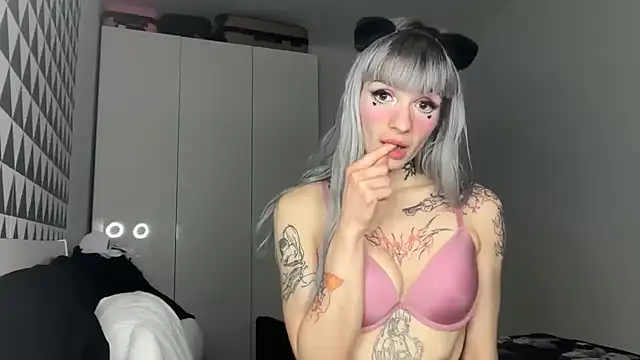 FluffySlutt online show from November 17, 3:51 am