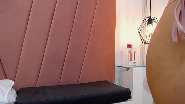 miss m1a online show from November 10, 2:12 pm