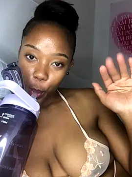 Snapshot of Sprinkle_Q chatting on October 29, 12:59 am Sprinkle Q online show from October 29, 12:59 am