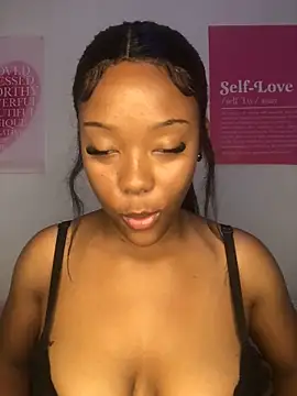 Snapshot of Sprinkle_Q chatting on October 15, 11:07 pm Sprinkle Q online show from October 15, 11:07 pm