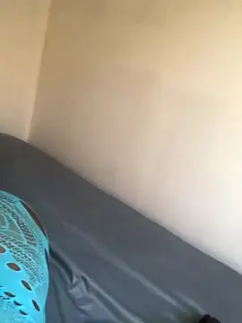 Snapshot of Sprinkle_Q chatting on September 19, 3:22 pm Sprinkle Q online show from September 19, 3:22 pm