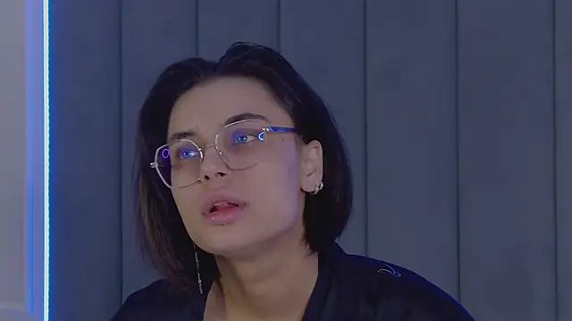 VioletAsh online show from March 30, 4:45 am