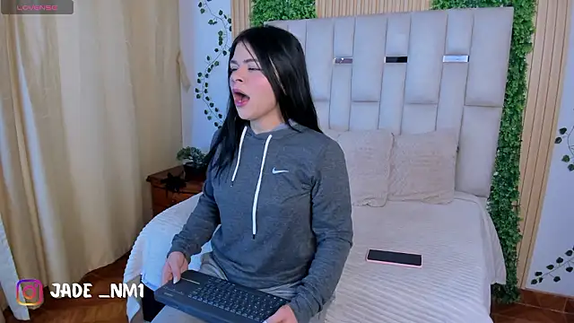 Jade Nmm online show from March 11, 1:58 pm