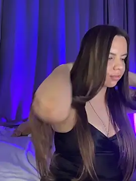 Snapshot of Chloe_loo chatting on September 21, 7:23 pm Chloe loo online show from September 21, 7:23 pm