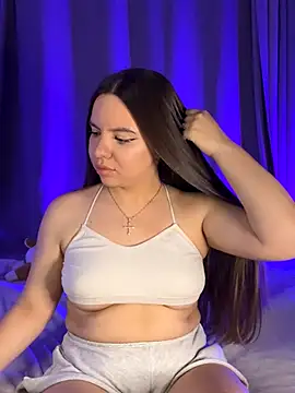 Snapshot of Chloe_loo chatting on September 30, 10:25 pm Chloe loo online show from September 30, 10:25 pm