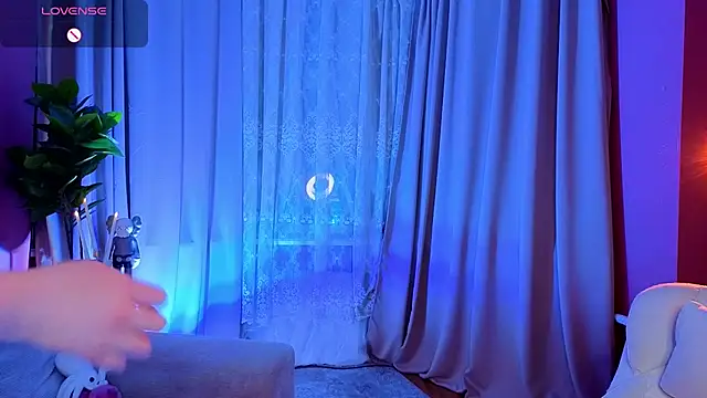 Lucy louras online show from November 20, 1:12 pm