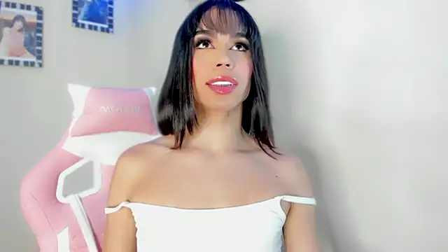 Maholly  online show from September 8, 9:14 pm