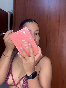Kendra C online show from April 1, 2:56 am